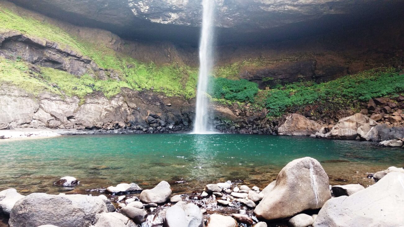 devkund waterfall trek