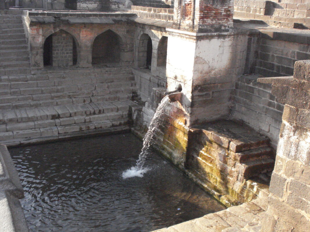 lonar kund